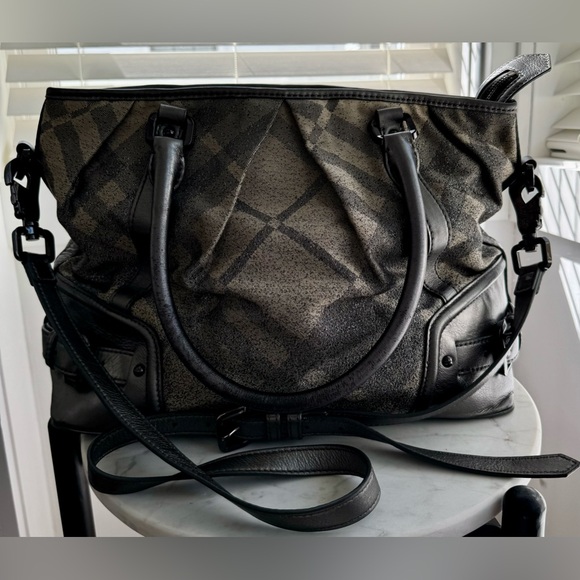 Burberry Bag - Picture 1 of 9